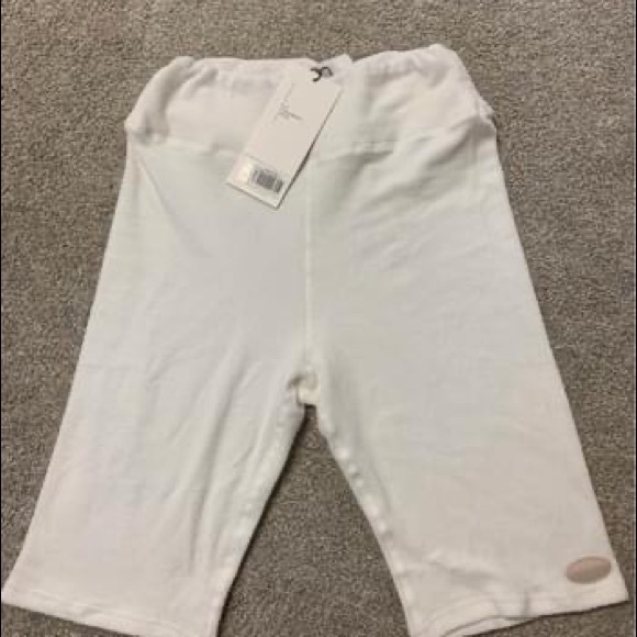 SISTERS & SEEKERS DNA TOWEL SHORT SIZE 8 (US 6) - Picture 1 of 4